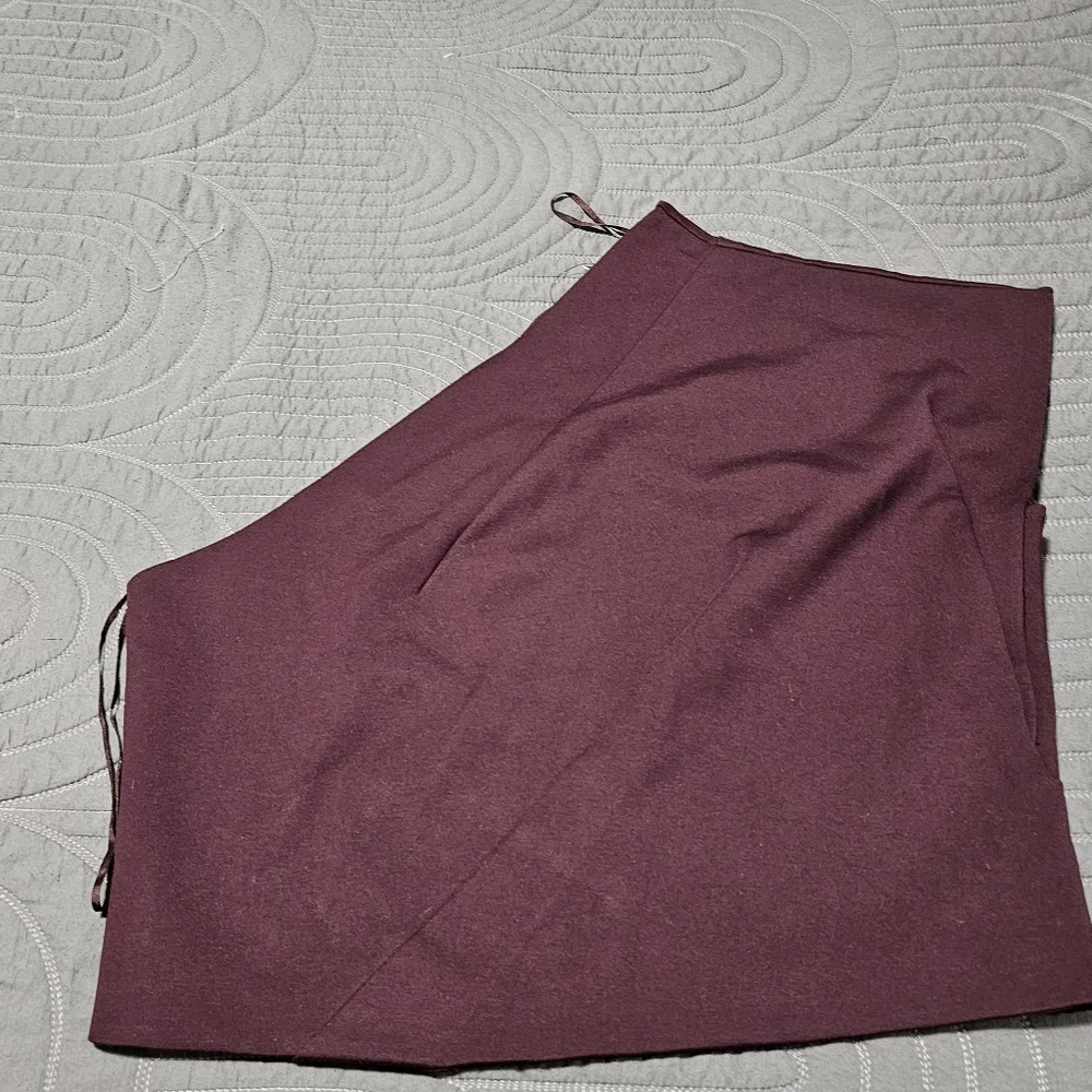 Asymmetric One-Shoulder Top in Deep Burgundy - Picture 4 of 6